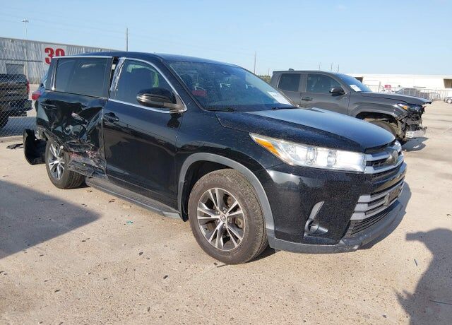 2017 TOYOTA Highlander