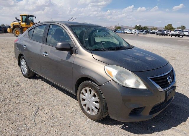 2013 NISSAN Versa