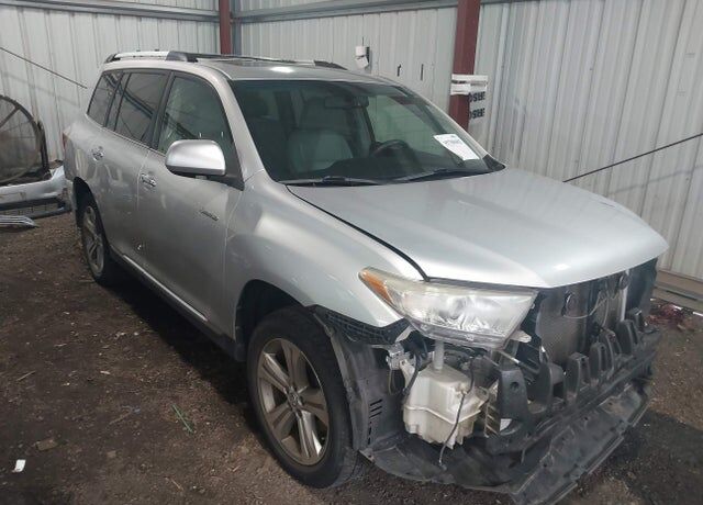 2011 TOYOTA Highlander