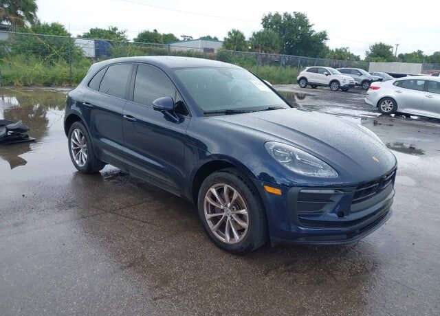 2023 PORSCHE Macan