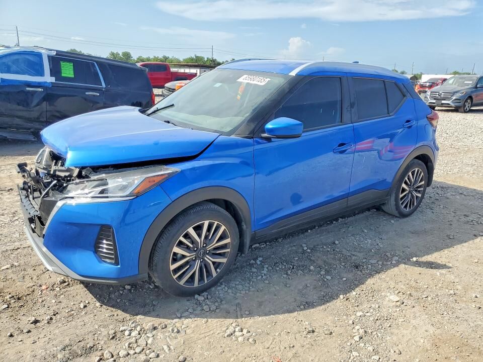 2022 NISSAN Kicks