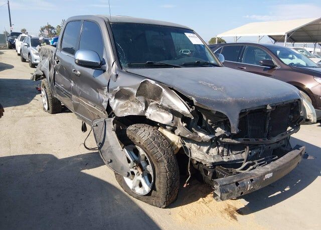 2004 TOYOTA Tundra