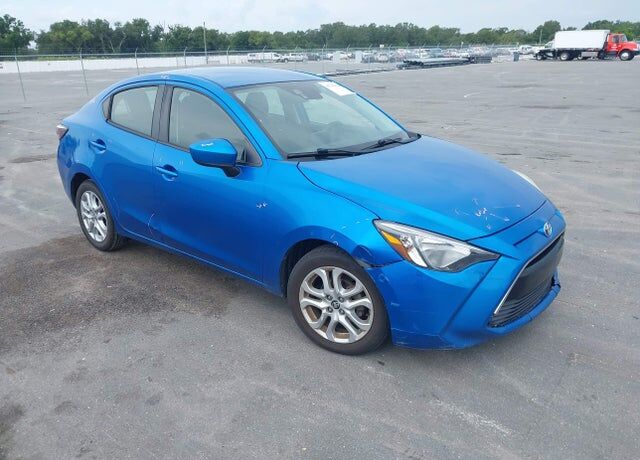 2017 TOYOTA Yaris