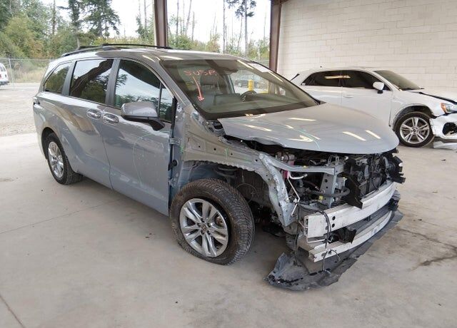 2023 TOYOTA Sienna