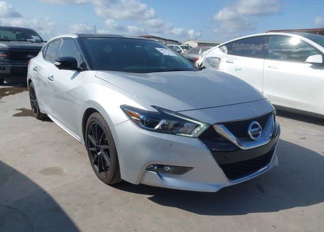 2017 NISSAN Maxima