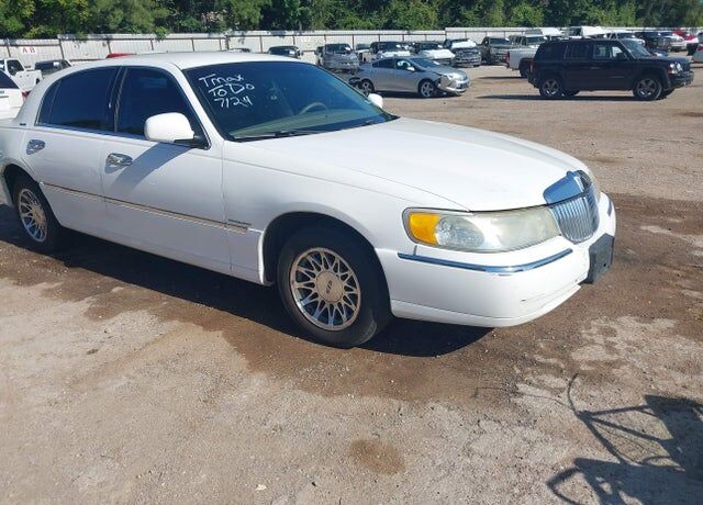2000 LINCOLN Town Car