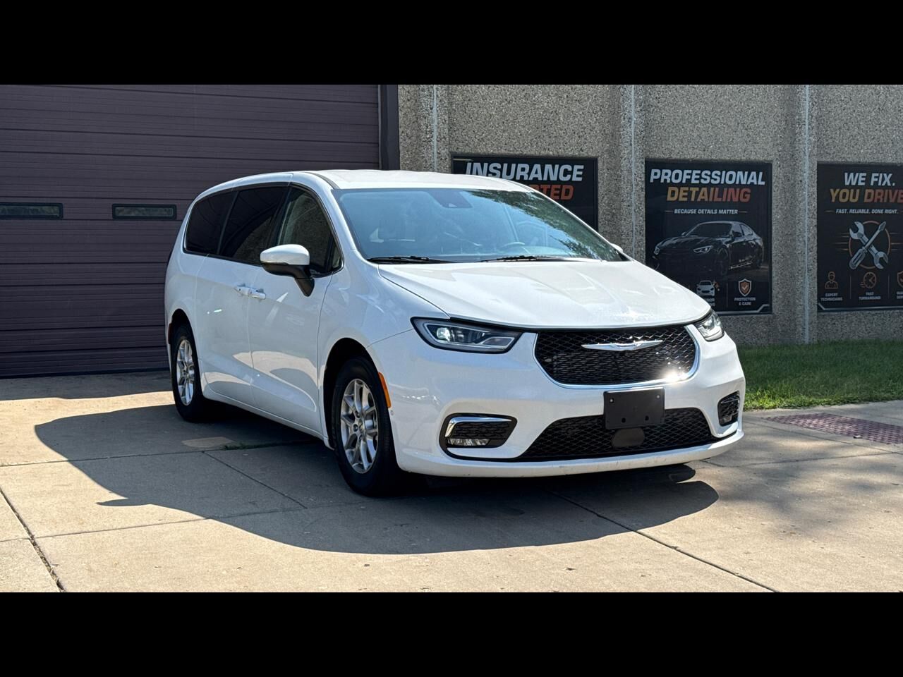 2023 CHRYSLER Pacifica