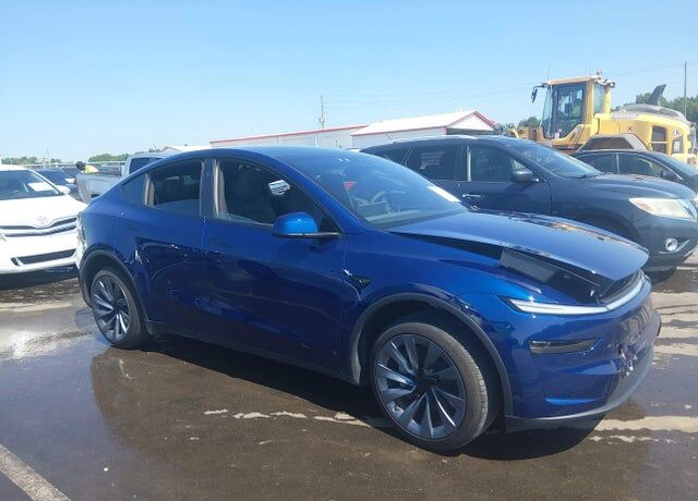 2026 TESLA Model Y