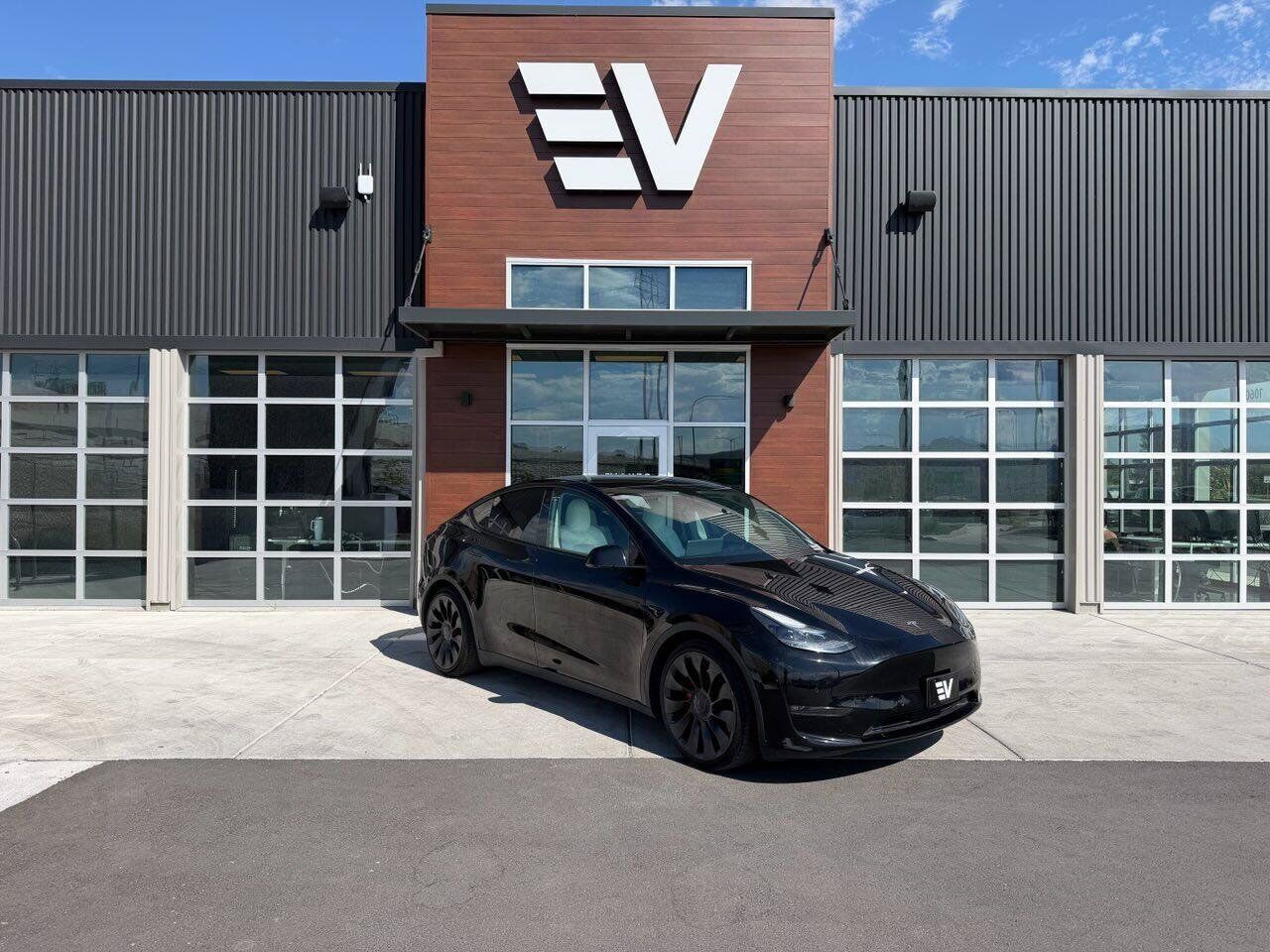 2022 TESLA Model Y
