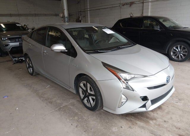 2016 TOYOTA PRIUS