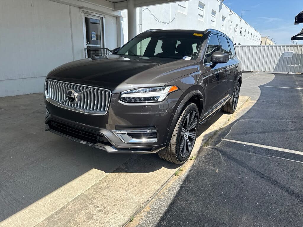 2025 VOLVO XC90
