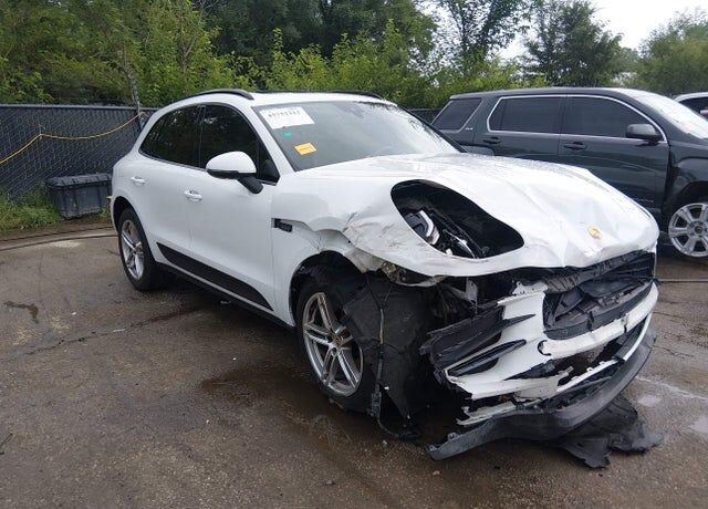 2020 PORSCHE Macan