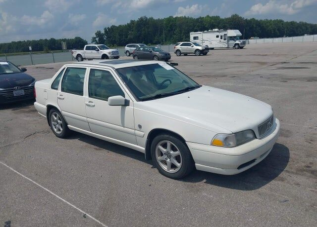 1999 VOLVO S70