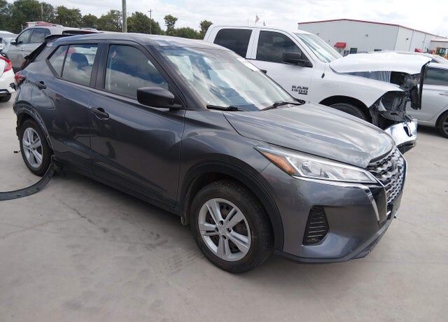2022 NISSAN Kicks