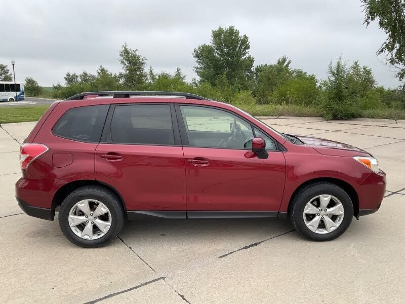2016 SUBARU Forester