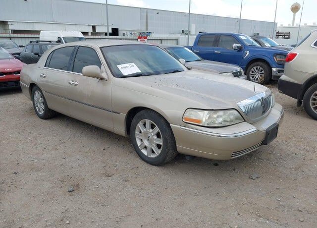 2006 LINCOLN Town Car