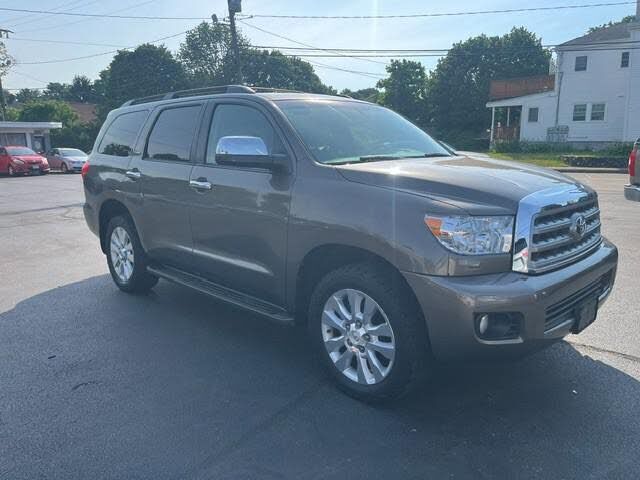 2011 TOYOTA Sequoia