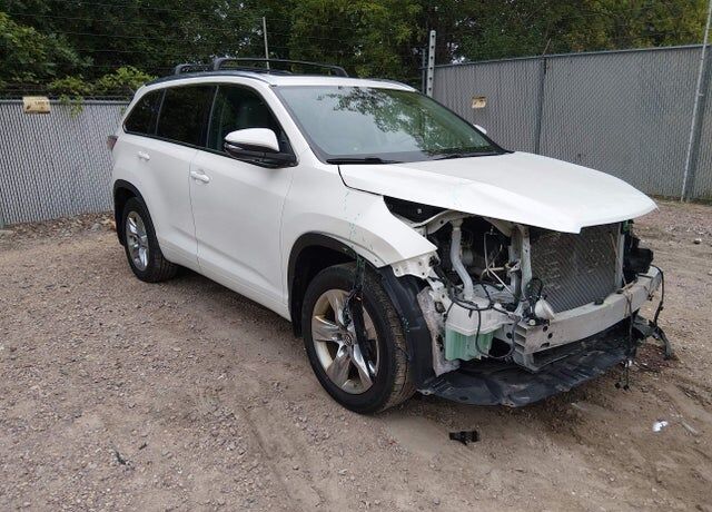 2016 TOYOTA Highlander