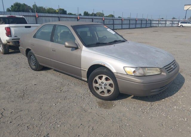 1999 TOYOTA Camry