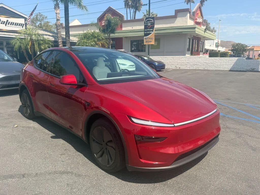 2026 TESLA Model Y