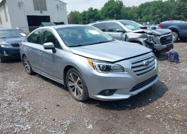 2017 SUBARU Legacy
