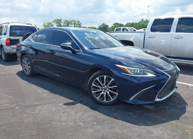2021 LEXUS ES