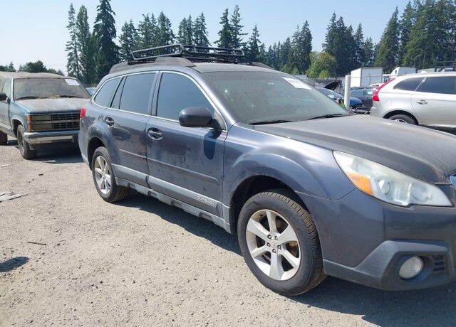 2013 SUBARU Outback