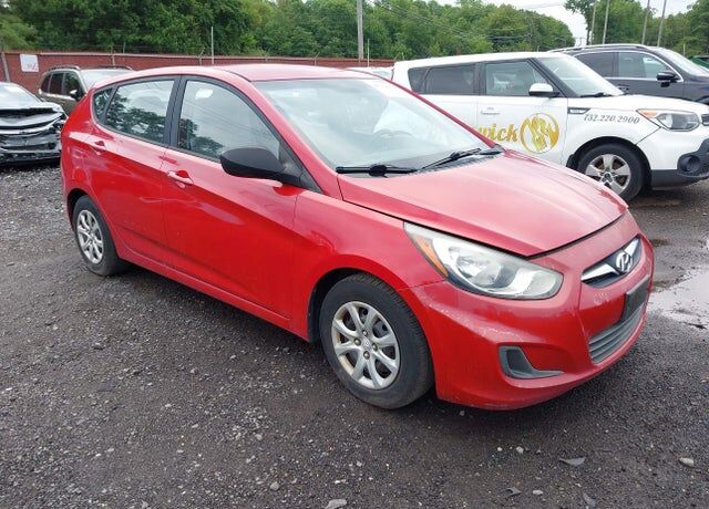 2012 HYUNDAI Accent