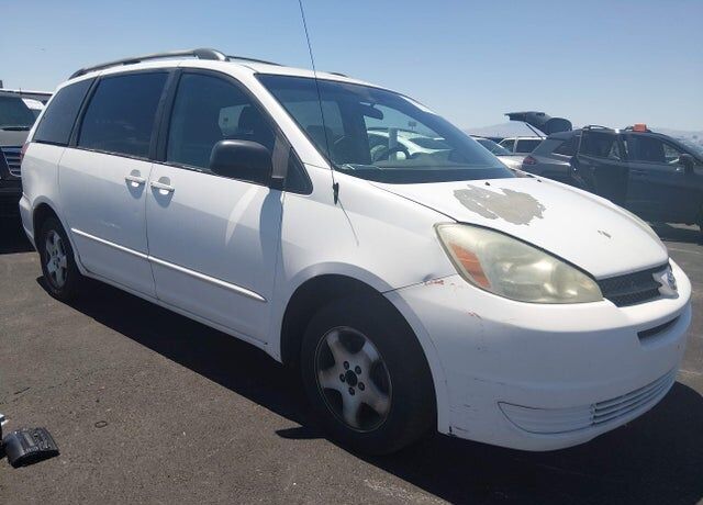 2004 TOYOTA Sienna