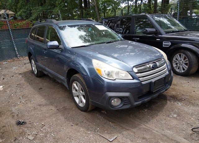 2013 SUBARU Outback