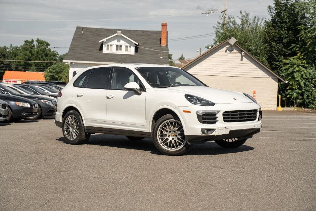 2017 PORSCHE Cayenne