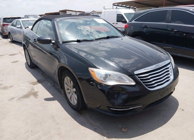 2011 CHRYSLER 200