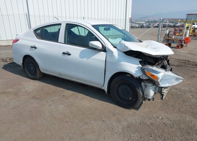 2019 NISSAN Versa