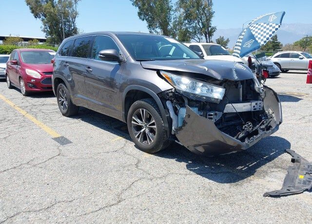 2018 TOYOTA Highlander