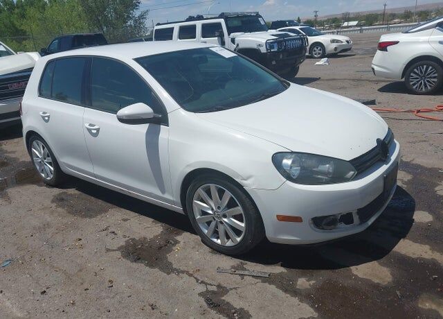 2011 VOLKSWAGEN Golf