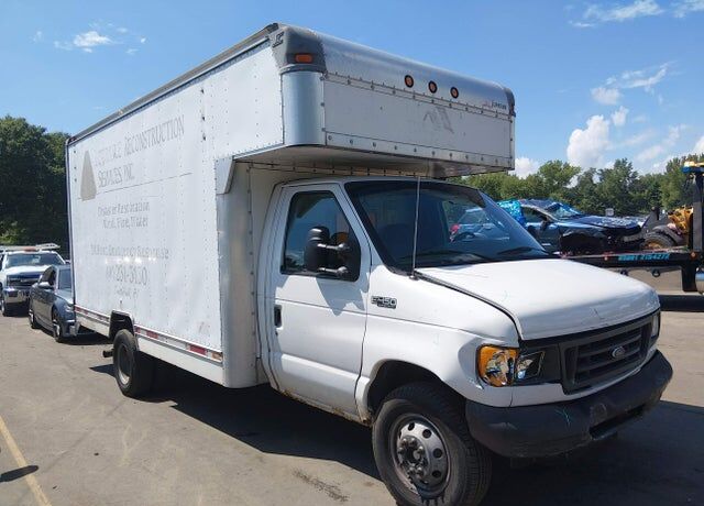 2003 FORD E-450