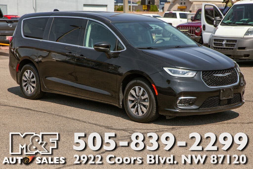 2023 CHRYSLER Pacifica