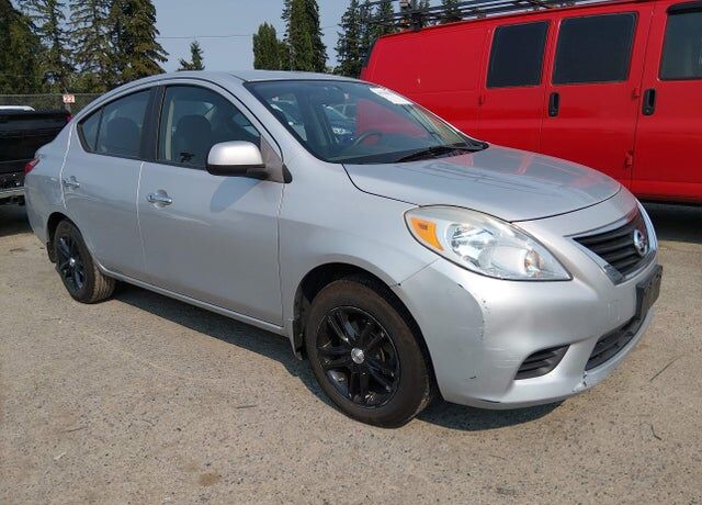2012 NISSAN Versa