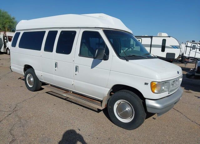2001 FORD E-350