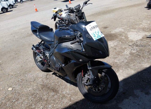 2006 HONDA CB