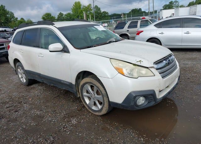2013 SUBARU Outback