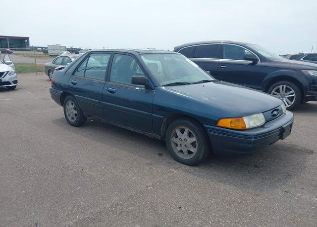 1996 FORD Escort