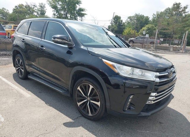 2017 TOYOTA Highlander