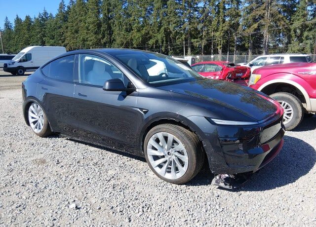 2026 TESLA Model Y