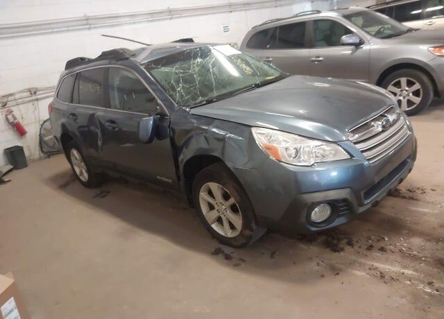2013 SUBARU Outback