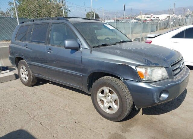 2004 TOYOTA Highlander