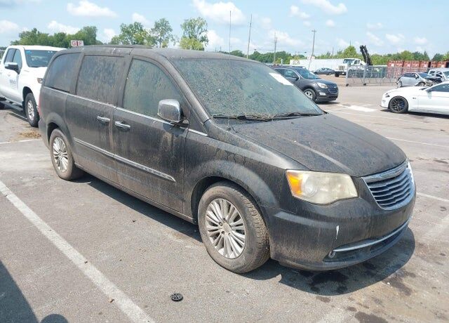 2012 CHRYSLER Town and Country