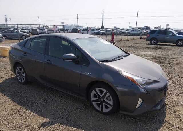 2016 TOYOTA PRIUS