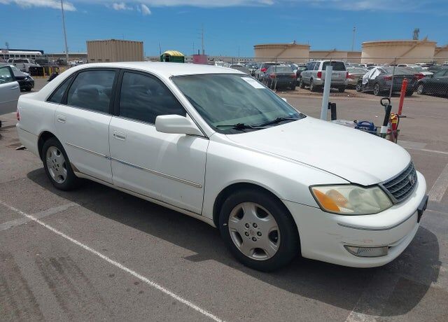 2004 TOYOTA Avalon