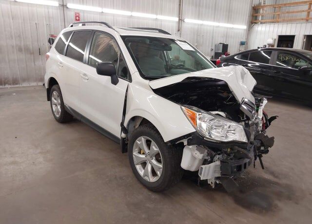 2016 SUBARU Forester